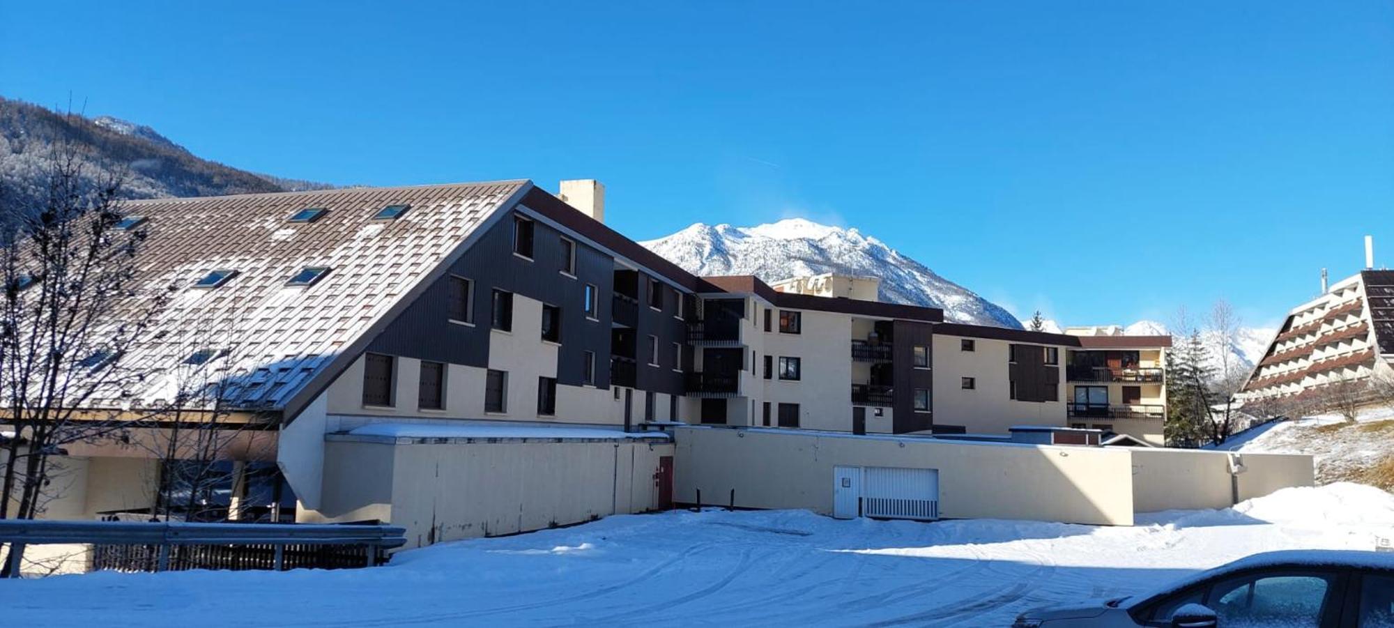 Le Bois Des Coqs 1 2 A 3p Serre Chevalier 1350m Avec Balcon 5m2 Parking Et Casier A Apartment